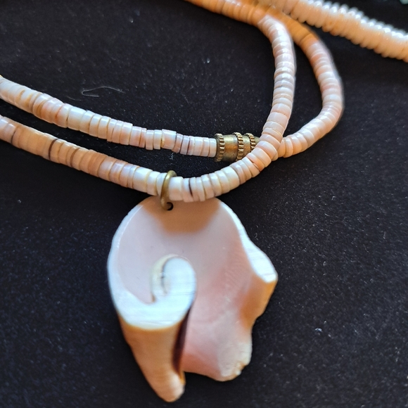 Shell Jewelry - Picture 3 of 5